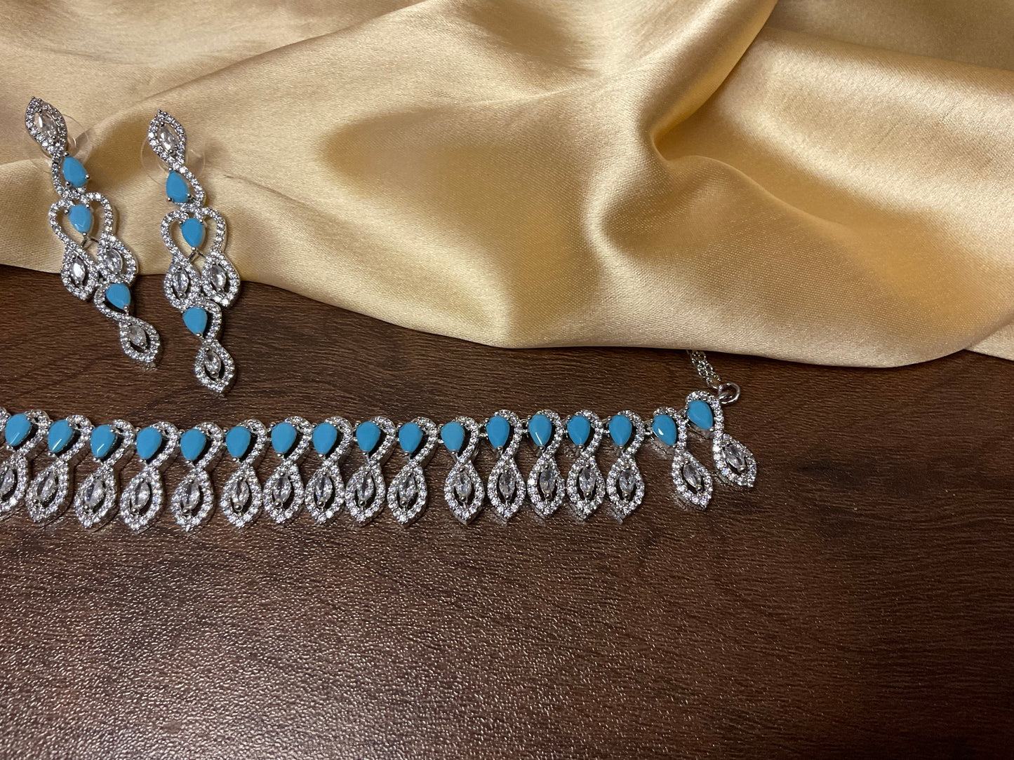 Sky Blue Mantika Necklace Set