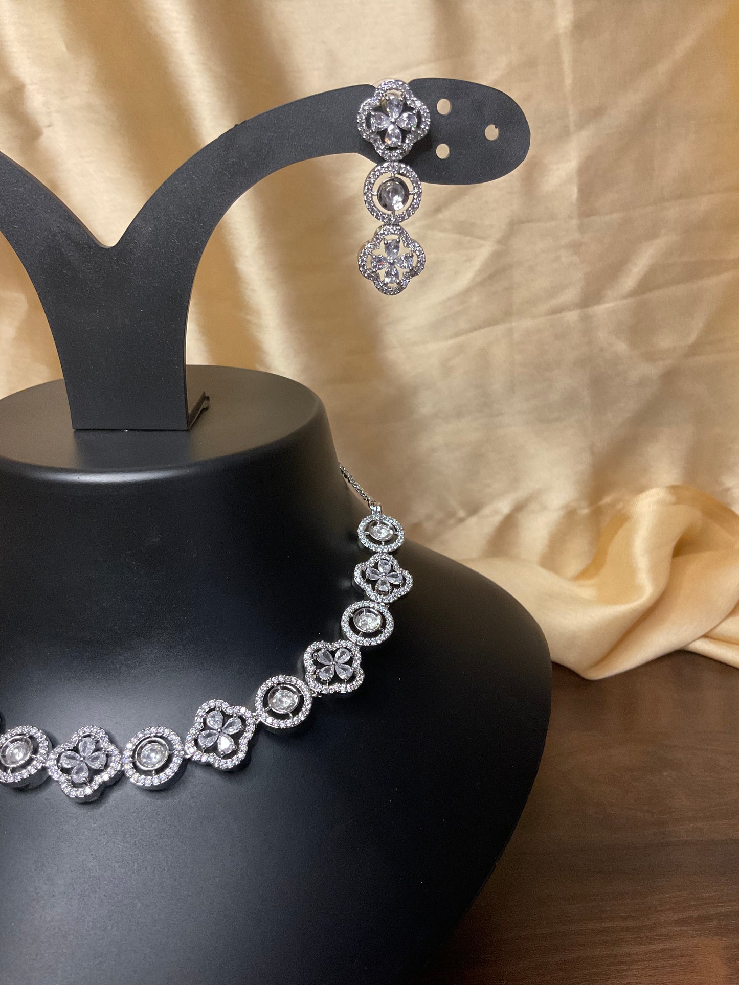 Silver Yuthika Necklace Set