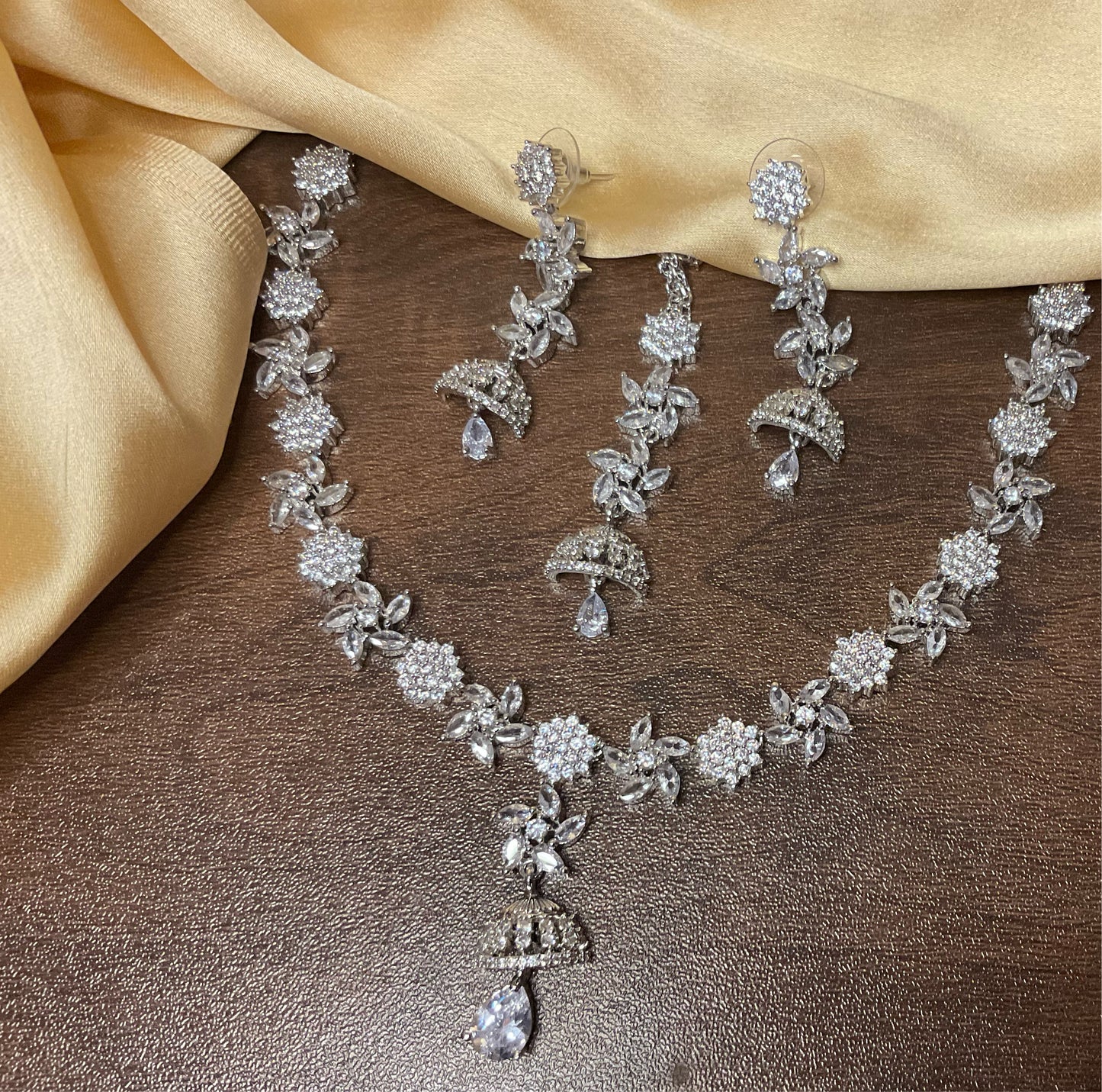 Silver Kusum Necklace Set