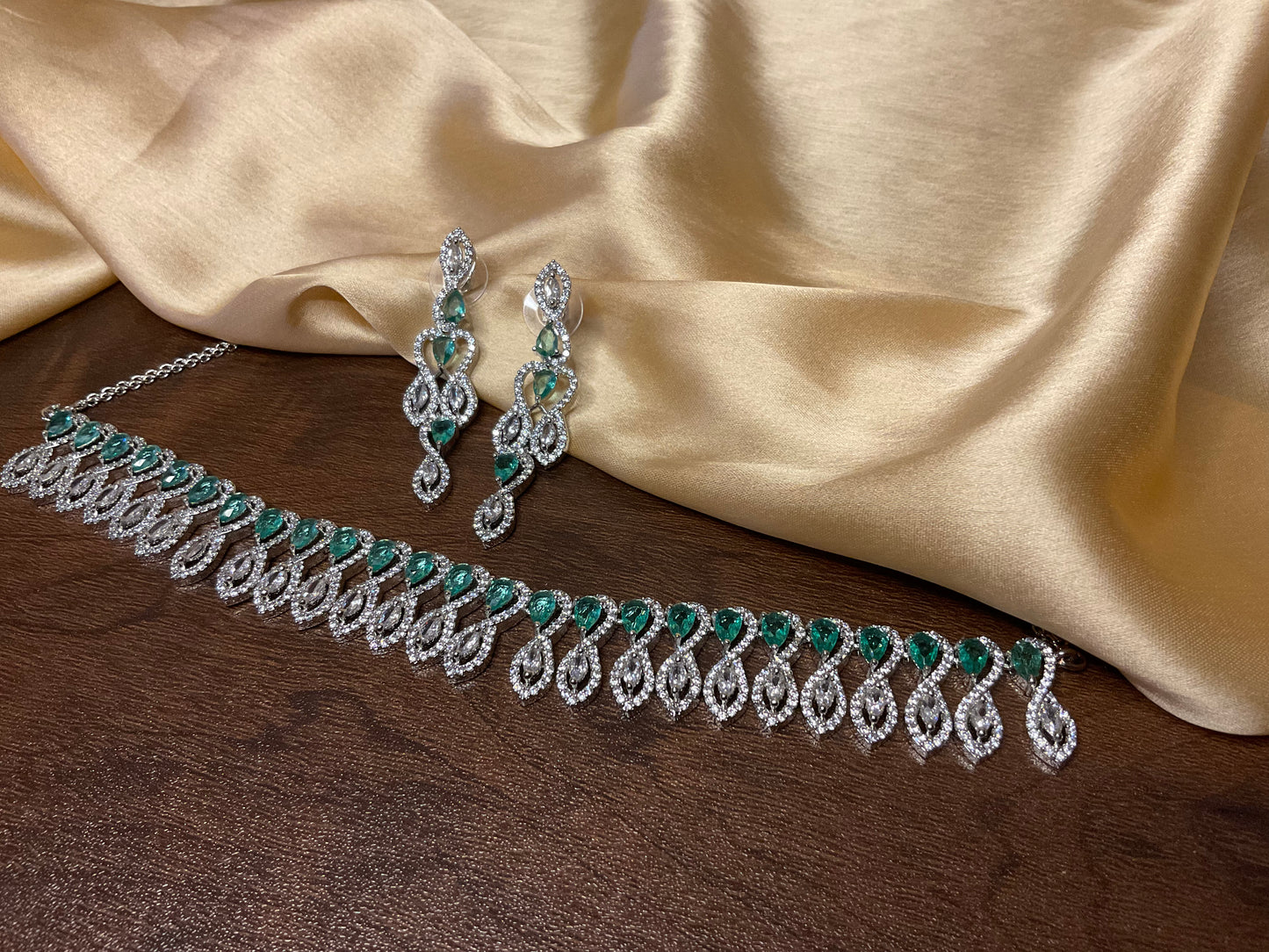 Green Mantika Necklace Set