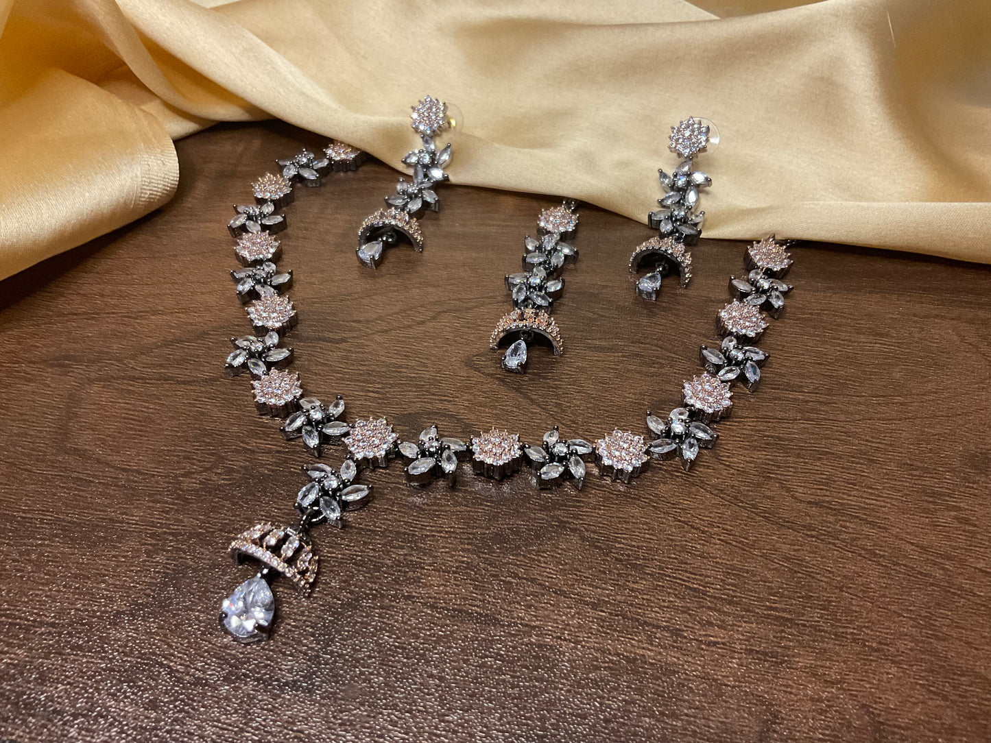 Rosegold/silver Kusum Necklace Set