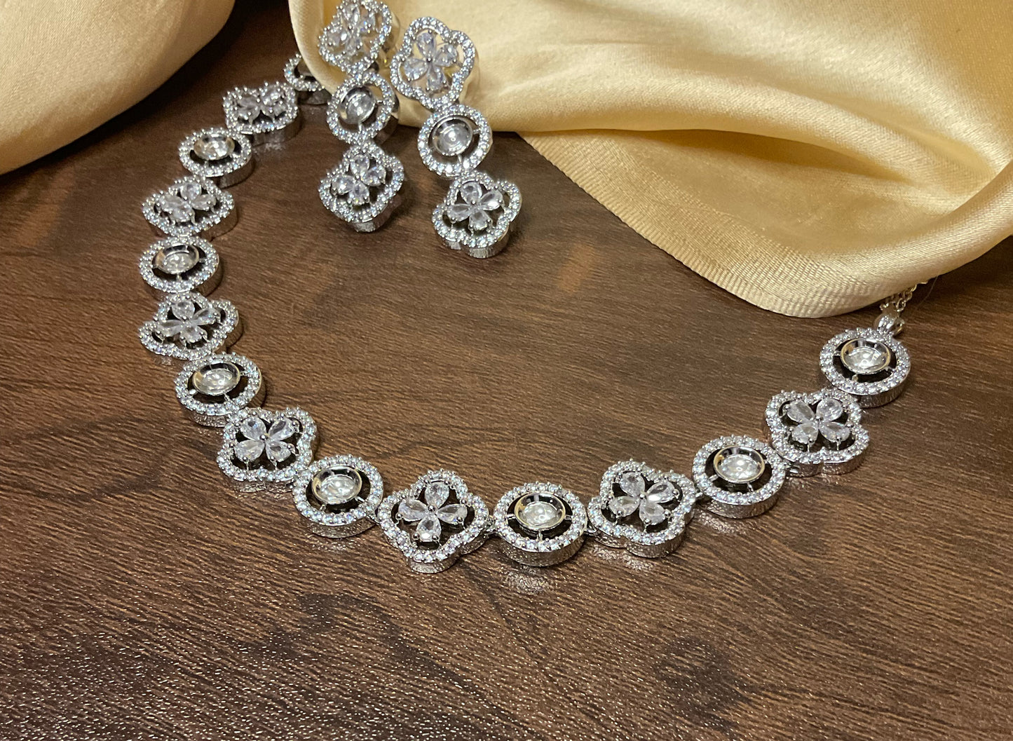 Silver Yuthika Necklace Set