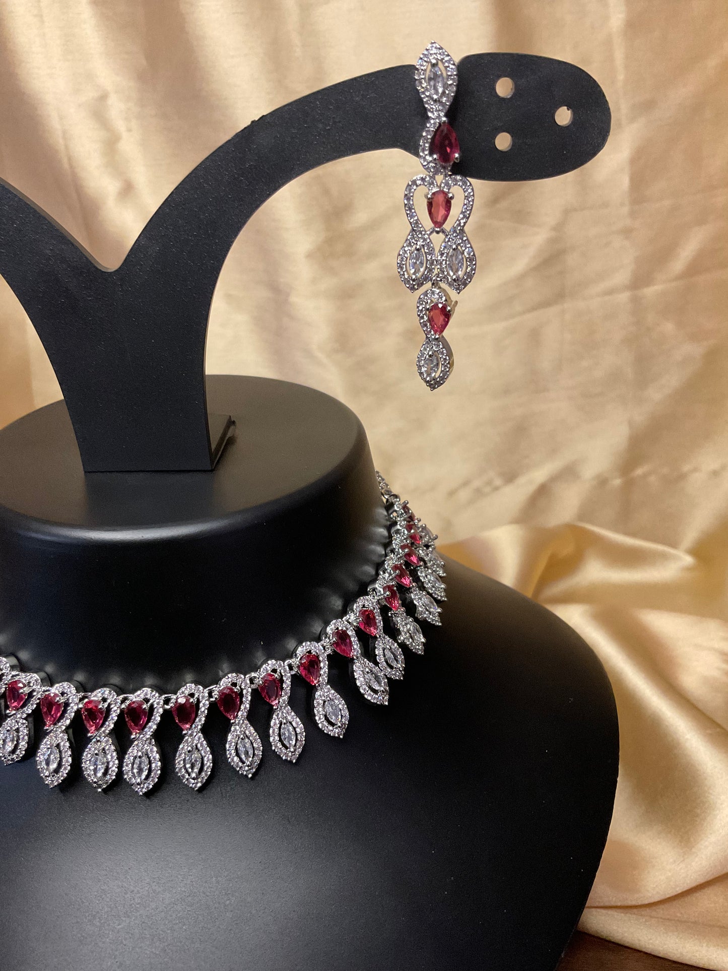 Red Mantika Necklace Set