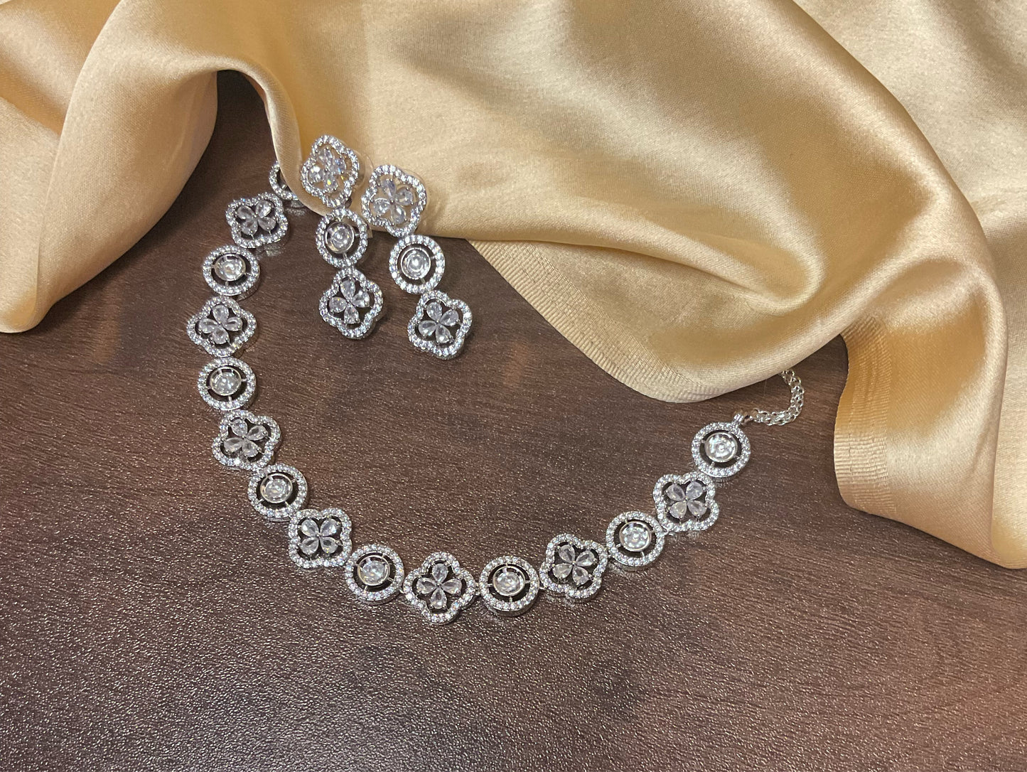 Silver Yuthika Necklace Set