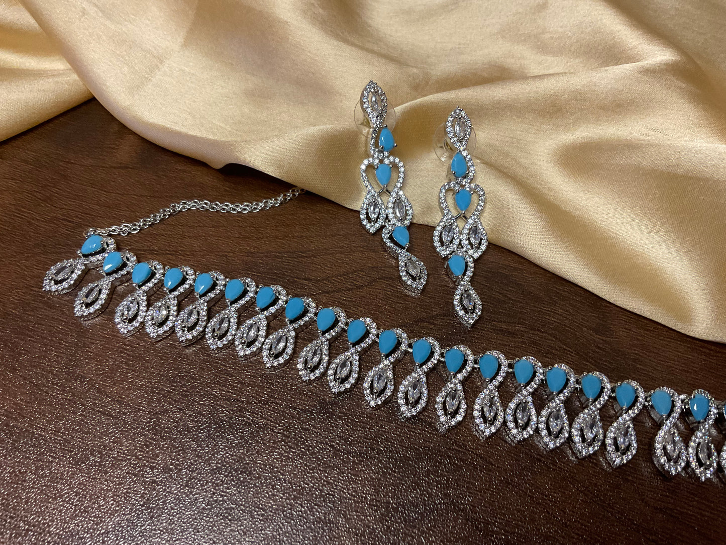 Sky Blue Mantika Necklace Set