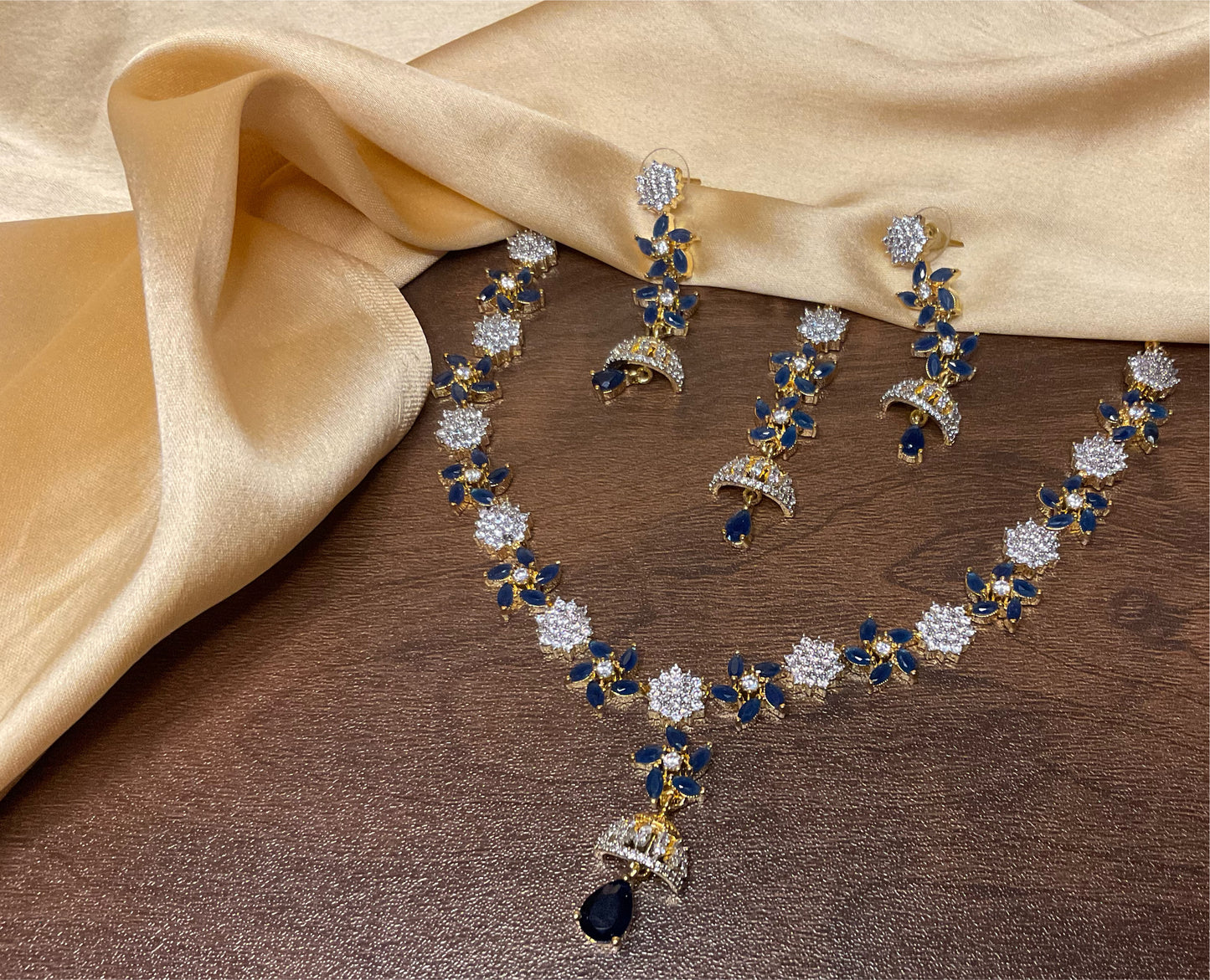 Gold/navy Kusum Necklace Set