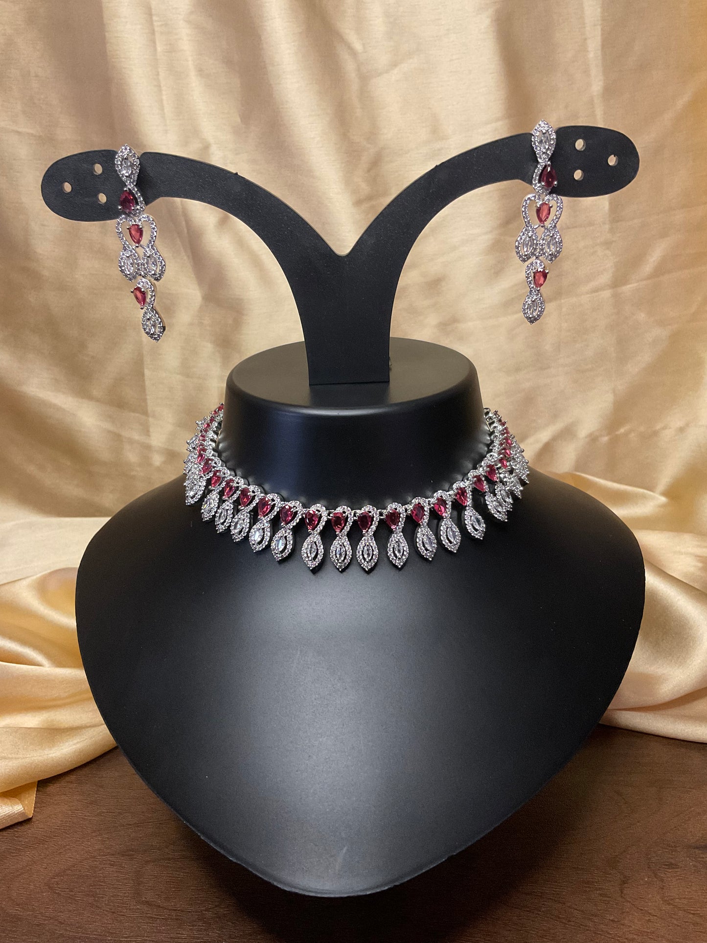 Red Mantika Necklace Set