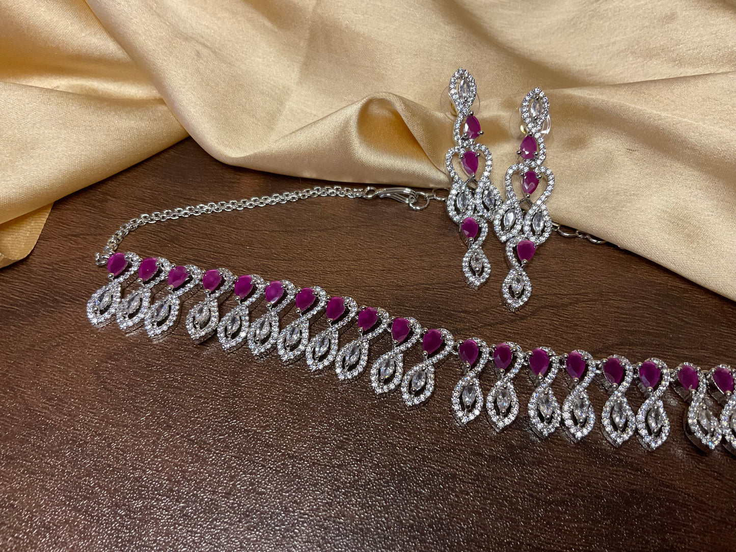 Ruby Mantika Necklace Set