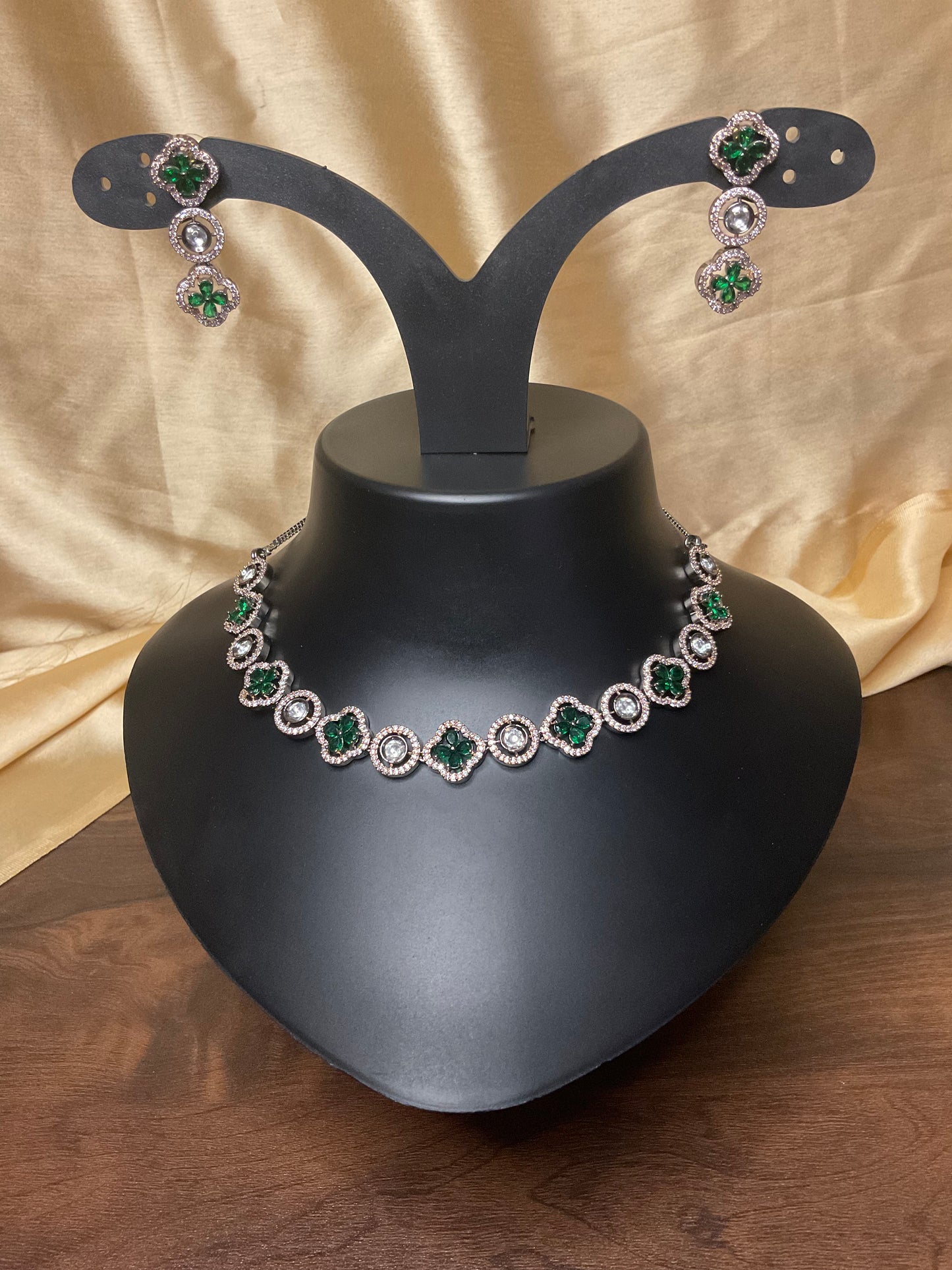 Green Yuthika Necklace Set