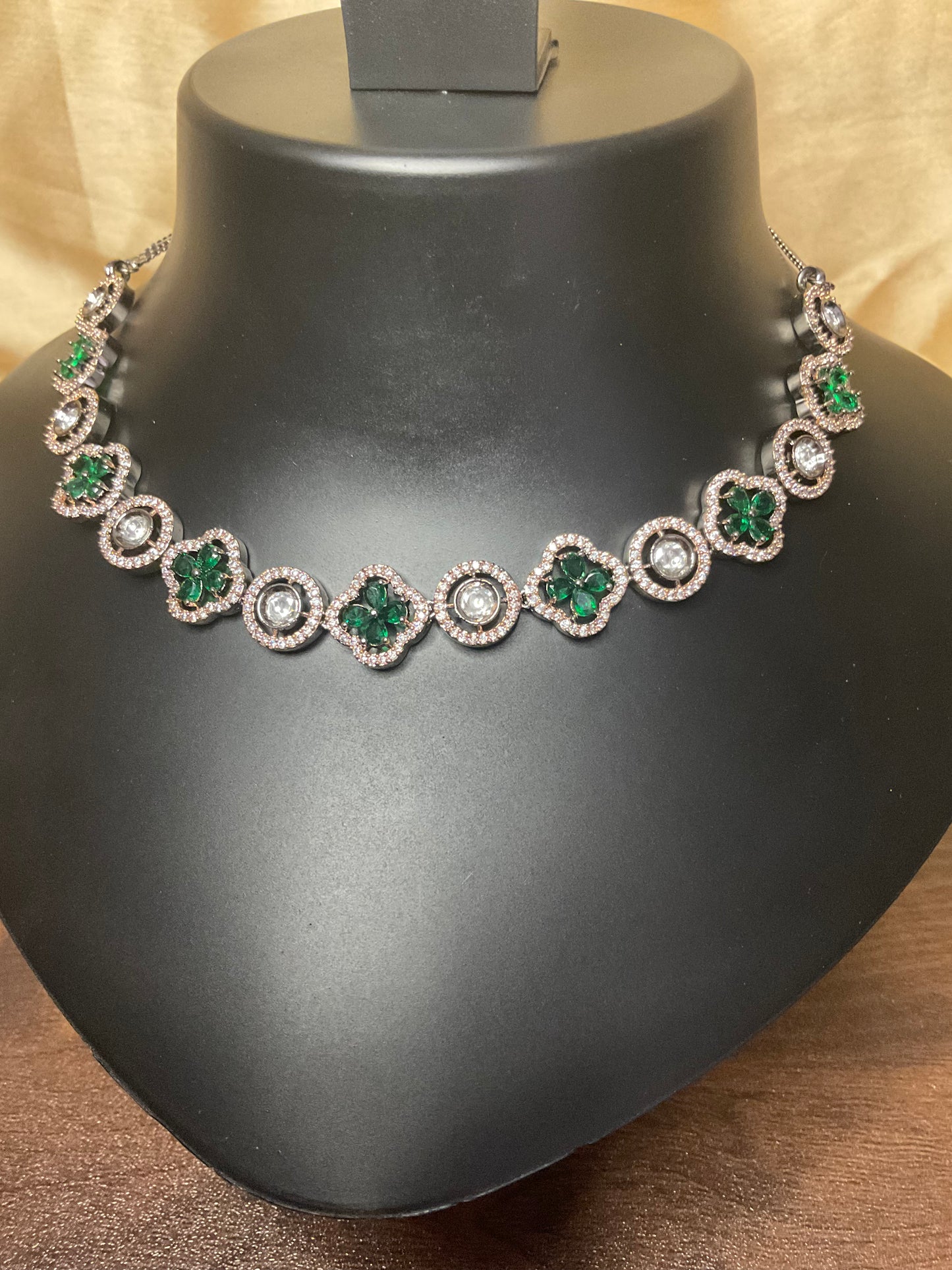 Green Yuthika Necklace Set